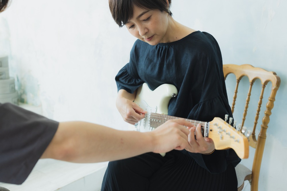 エレキギターのレッスン開講中！
